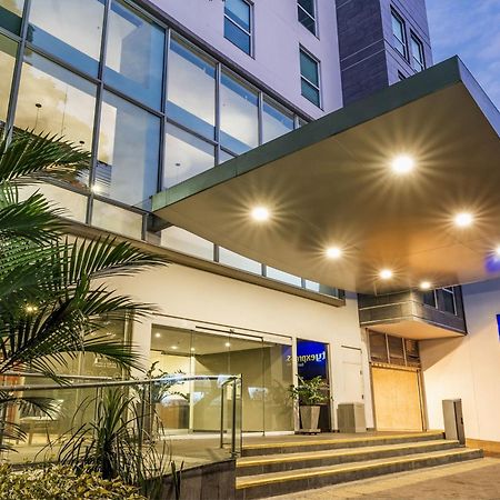 City Express Plus By Marriott Cali Colombia Экстерьер фото