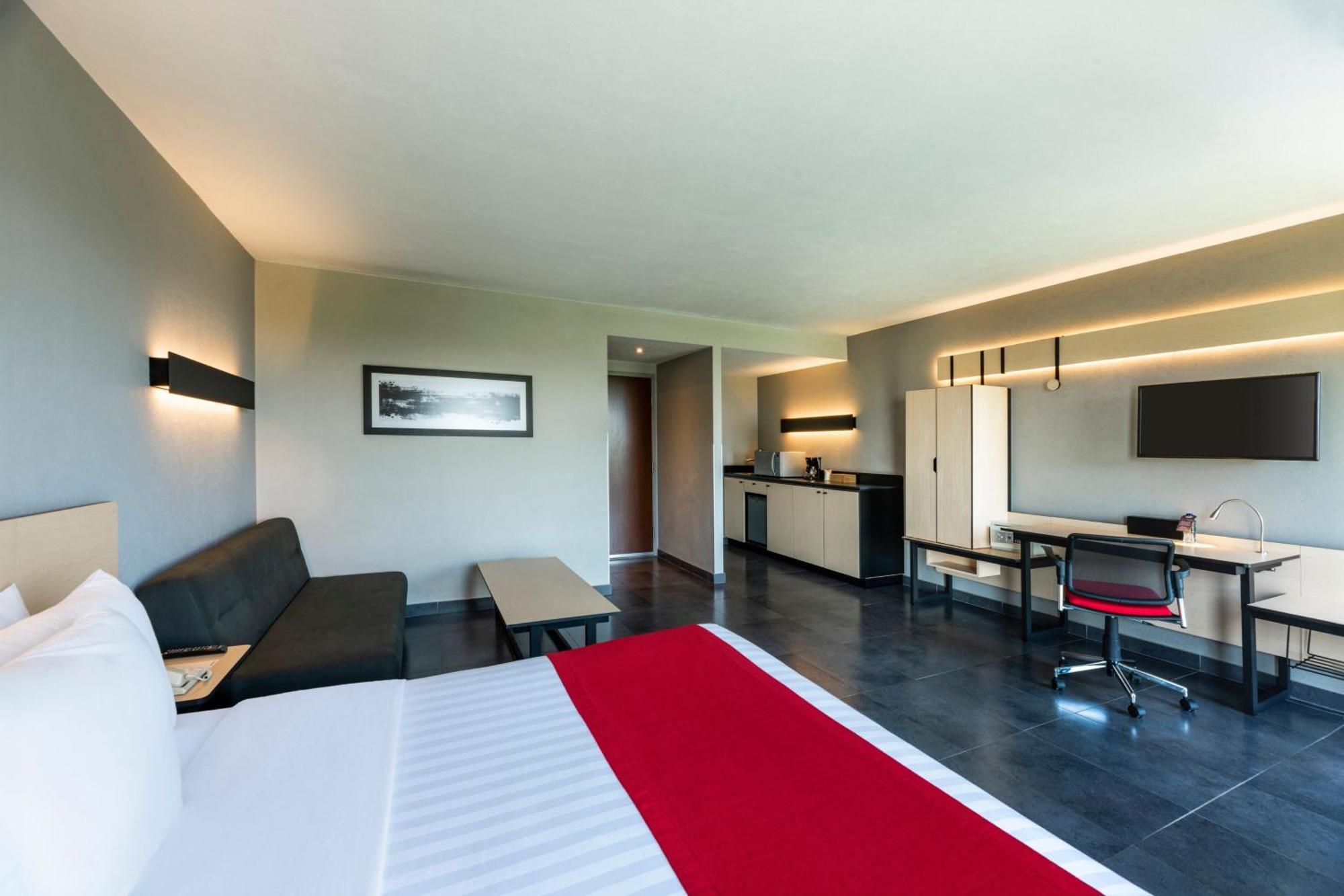 City Express Plus By Marriott Cali Colombia Экстерьер фото