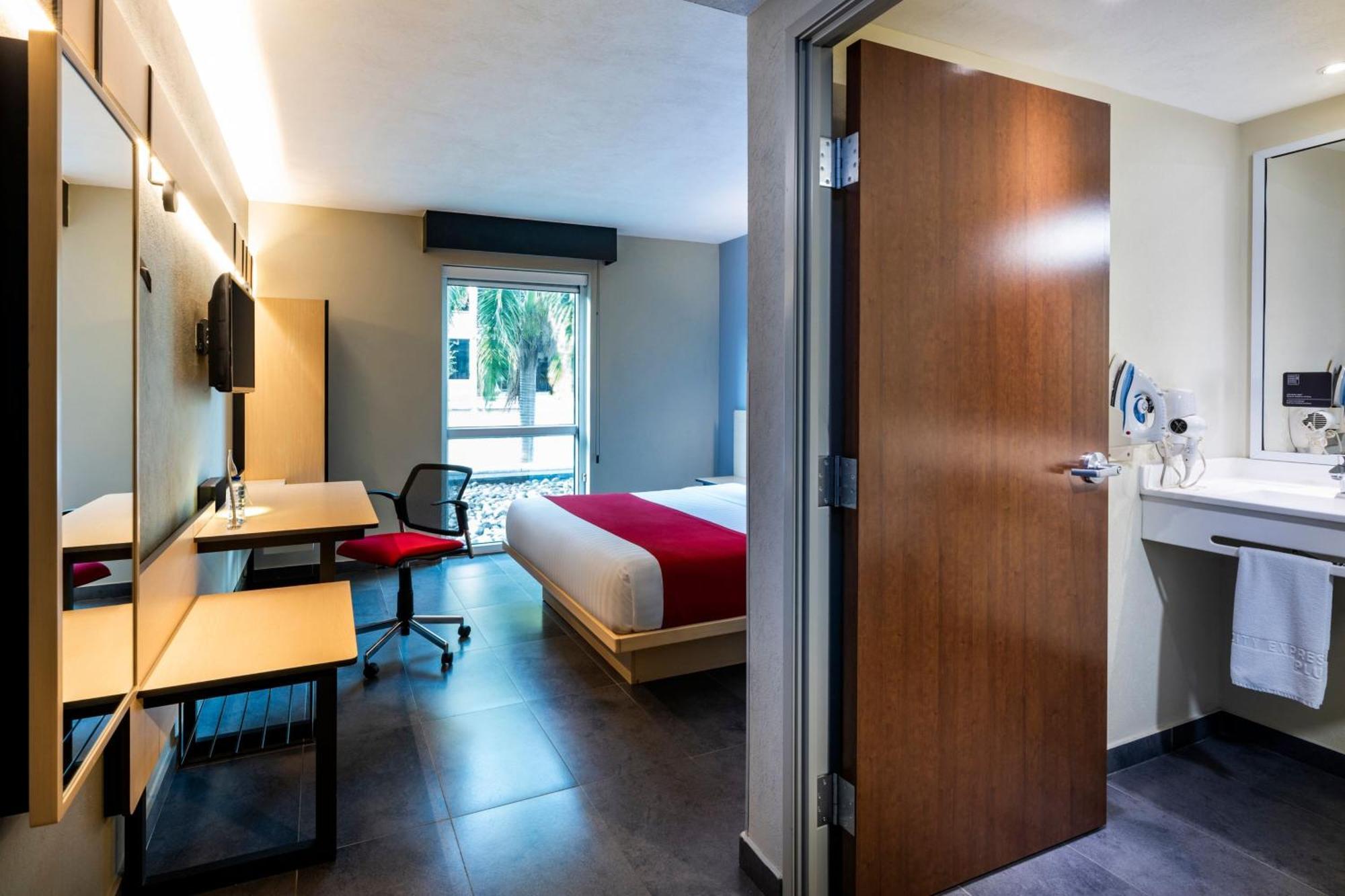 City Express Plus By Marriott Cali Colombia Экстерьер фото