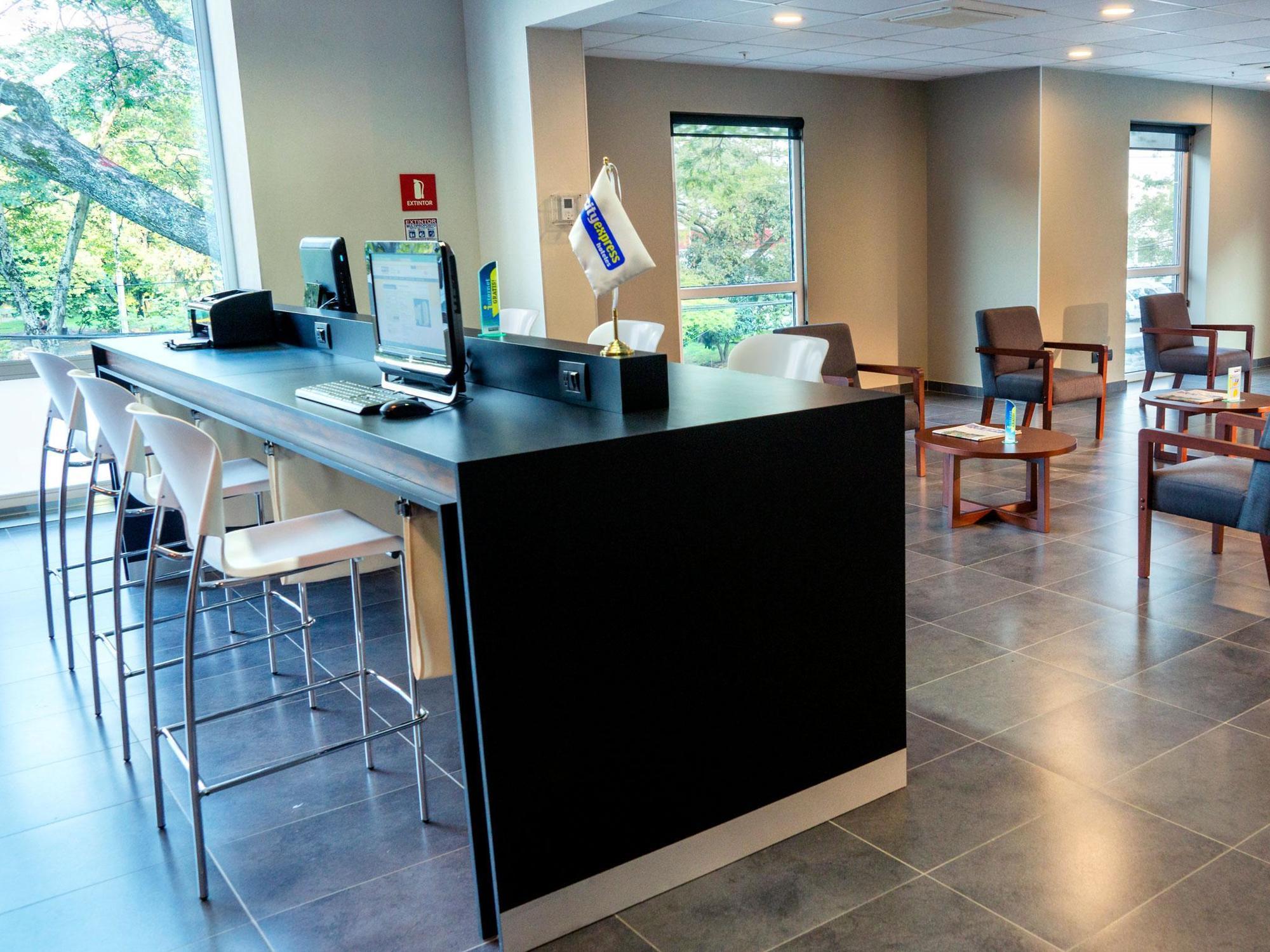 City Express Plus By Marriott Cali Colombia Экстерьер фото